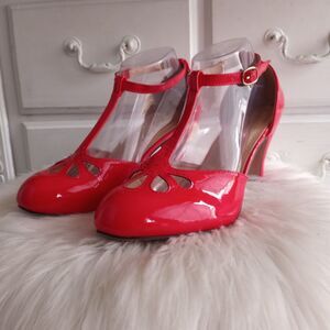 Chase + Chloe Shiny Red Glam Pump Heels Pinup Retro 50's Style Size 9